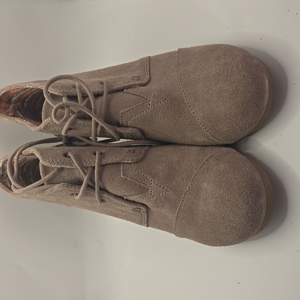 TOMS‎ Women's Kala Wedge Booties Sz 9.5 Taupe Suede Boho Cottagecore Cabincore